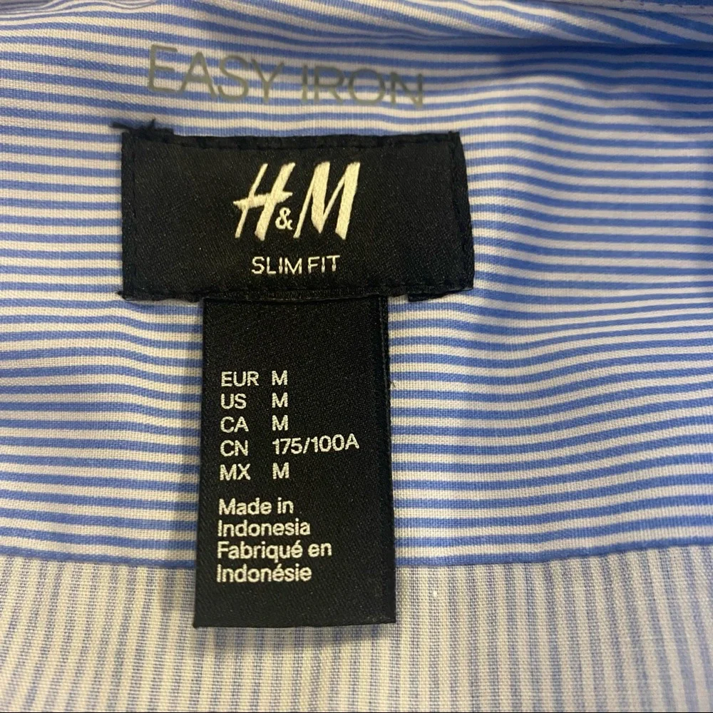 H & M Men’s Button Dress Shirt, Size M Slim Fit; Light Blue & White Pinstripe - Picture 5 of 7